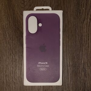 Apple iPhone 16 Silicone Case - Deep Purple (MagSafe)